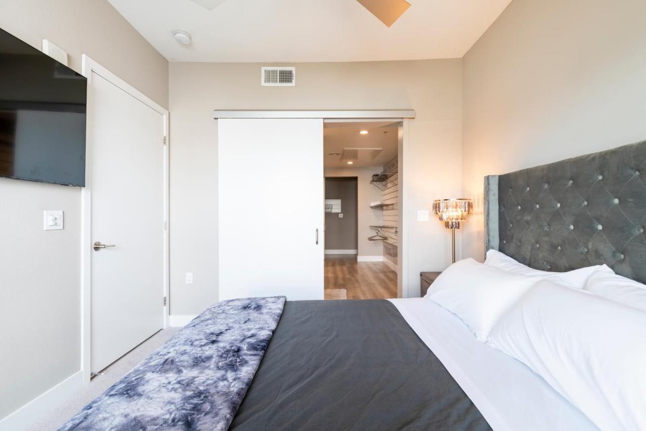 2br New Construction Modern Luxury Views, Pool & Patio